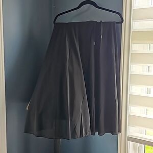 Halara Black casual skirt size M 2 in 1 built in shorts with side pocket. NWT